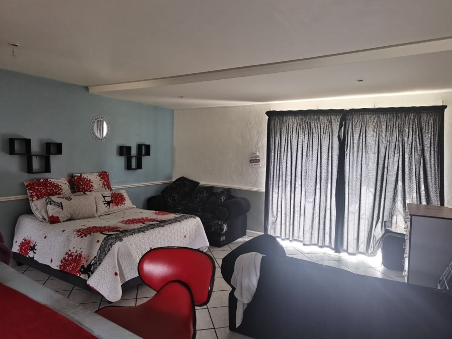 To Let 1 Bedroom Property for Rent in Humewood Extension Eastern Cape